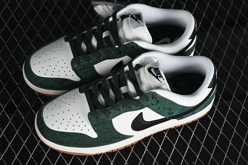 All categories Nk SB Dunk series Nk SB Dunk Low low-top sneakers Nk Dunk Low "Green Snake" white-green snake pattern SB low-top casual sports skateboard shoes FQ8893-397